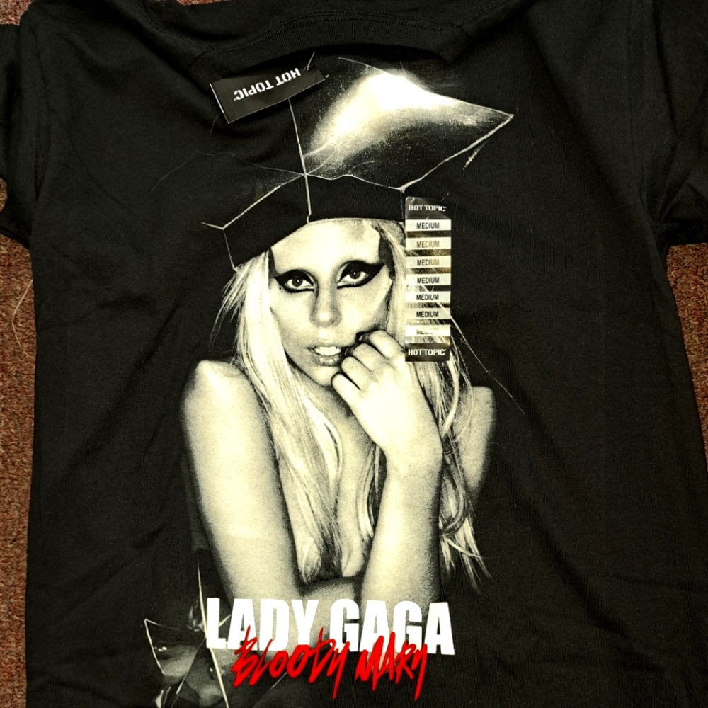 BRAND NEW LADY GAGA BLOODY MARY T-SHIRT UNISEX MEDIUM